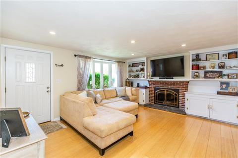 39 Star St, Warwick, RI 02888 photo 9