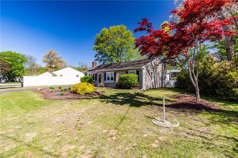 39 Star St, Warwick, RI 02888 photo 3