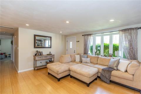 39 Star St, Warwick, RI 02888 photo 8