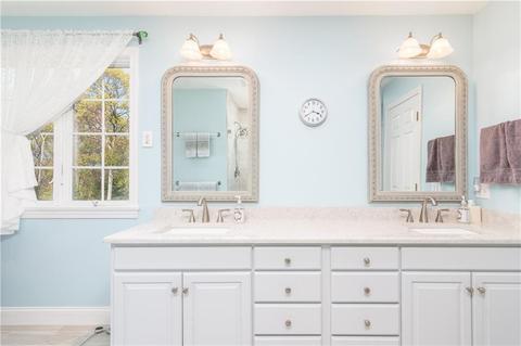 27 Sycamore Ln, Saunderstown, RI 02874 photo 23