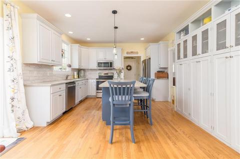 27 Sycamore Ln, Saunderstown, RI 02874 photo 6