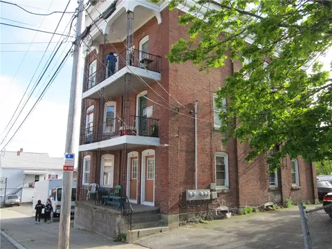 86 Arnold St, Woonsocket, RI 02895 photo 3