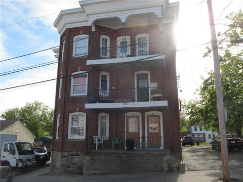 86 Arnold St, Woonsocket, RI 02895 photo 4