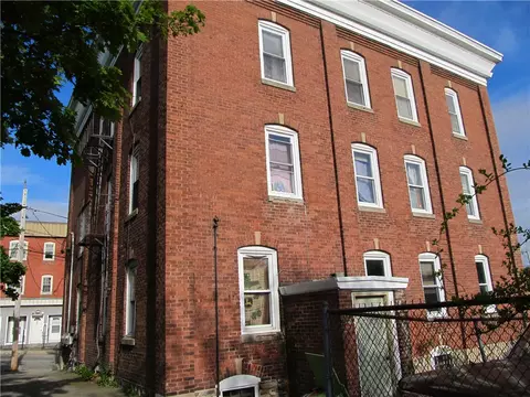 86 Arnold St, Woonsocket, RI 02895 photo 5
