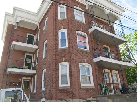 86 Arnold St, Woonsocket, RI 02895 photo 7