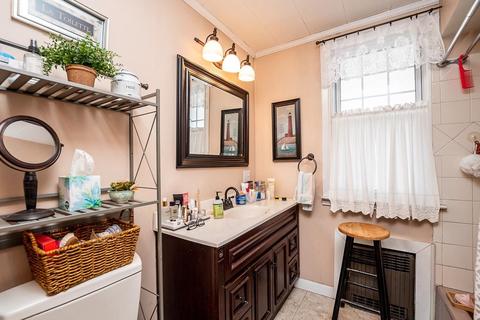 180 Wood Ave, Woonsocket, RI 02895 photo 25