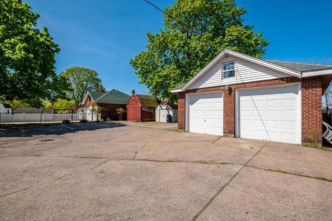 180 Wood Ave, Woonsocket, RI 02895 photo 41