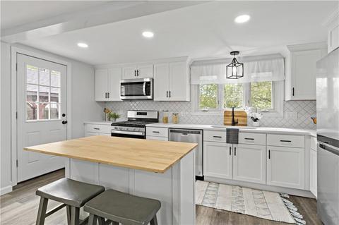5 Barker Ave, Warren, RI 02885 photo 3