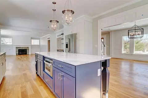 69 Explorer Dr, Saunderstown, RI 02874
