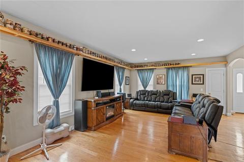 115 Gauthier Dr, Woonsocket, RI 02895 photo 5