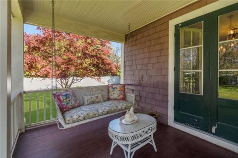 96 Balcom Ave, Warwick, RI 02889 photo 9