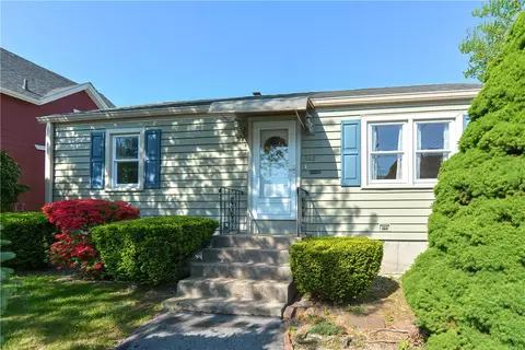 143 Knight St, Woonsocket, RI 02895 photo 3