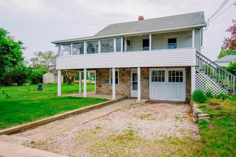 4 Governor Ave, Westerly, RI 02891 photo 1