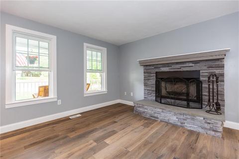 34 Walker Ln, Coventry, RI 02816 photo 9