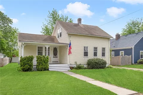 40 Potters Ave, Warwick, RI 02886 photo 3