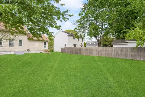 40 Potters Ave, Warwick, RI 02886 photo 7