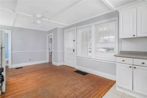 40 Potters Ave, Warwick, RI 02886 photo 14