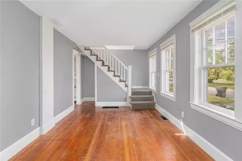 40 Potters Ave, Warwick, RI 02886 photo 16