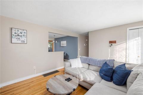 29 Mary Beth Dr, Warwick, RI 02886 photo 4