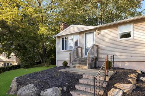 29 Mary Beth Dr, Warwick, RI 02886 photo 23