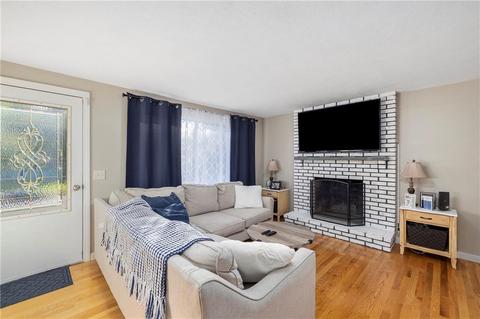 29 Mary Beth Dr, Warwick, RI 02886 photo 2