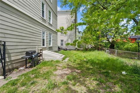 22 Dean St, Woonsocket, RI 02895 photo 3