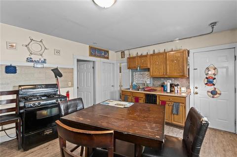 22 Dean St, Woonsocket, RI 02895 photo 8