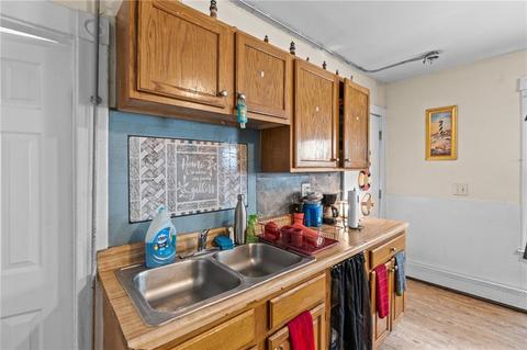 22 Dean St, Woonsocket, RI 02895 photo 7