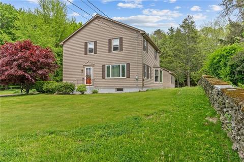 736 Mendon Rd, Woonsocket, RI 02895 photo 1