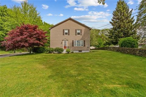 736 Mendon Rd, Woonsocket, RI 02895 photo 5