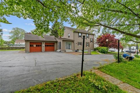 736 Mendon Rd, Woonsocket, RI 02895 photo 15