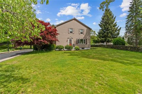 736 Mendon Rd, Woonsocket, RI 02895 photo 11