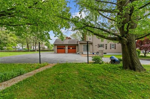 736 Mendon Rd, Woonsocket, RI 02895 photo 12