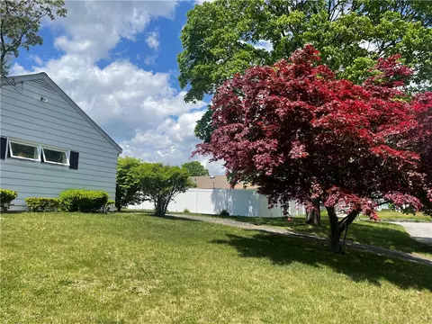 195 Wethersfield Dr, Warwick, RI 02886 photo 17