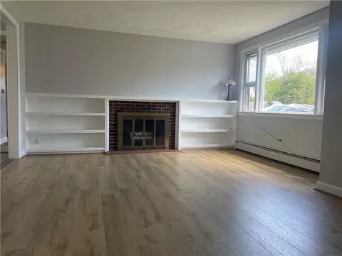 195 Wethersfield Dr, Warwick, RI 02886 photo 3