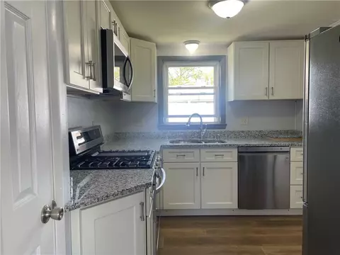195 Wethersfield Dr, Warwick, RI 02886 photo 5