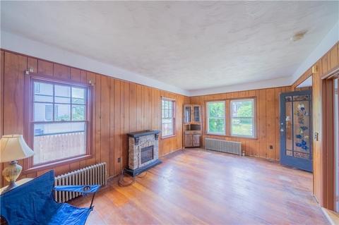 258 Milton Rd, Warwick, RI 02888 photo 3