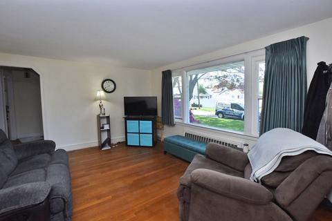60 Alvin St, Warwick, RI 02886 photo 5