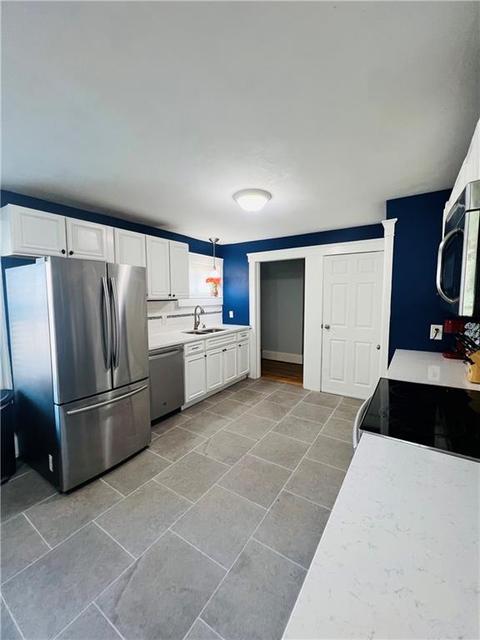 28 Gaskill St, Woonsocket, RI 02895 photo 10