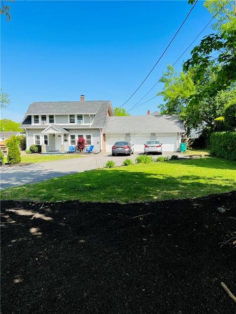 28 Gaskill St, Woonsocket, RI 02895 photo 3