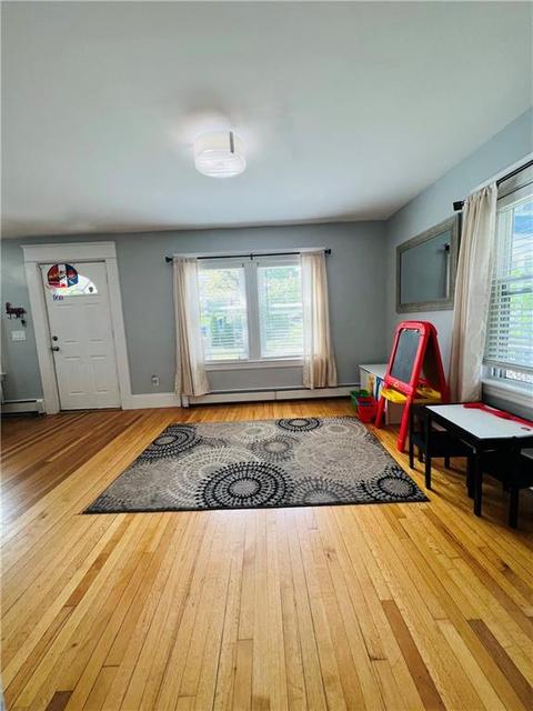 28 Gaskill St, Woonsocket, RI 02895 photo 9