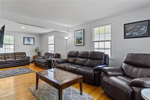 52 Canfield Ave, Warwick, RI 02889 photo 2
