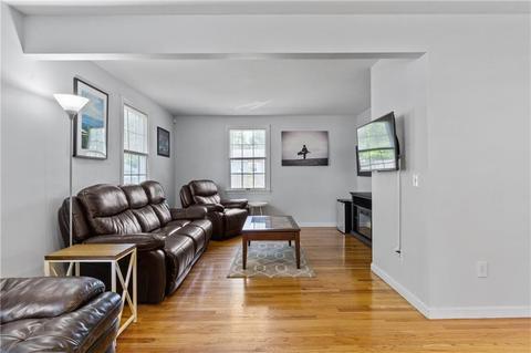 52 Canfield Ave, Warwick, RI 02889 photo 3
