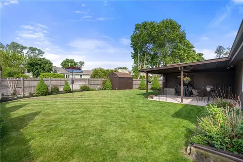 135 Vaughn Ave, Warwick, RI 02886 photo 27