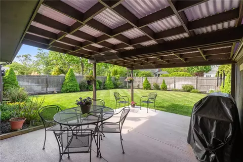 135 Vaughn Ave, Warwick, RI 02886 photo 24