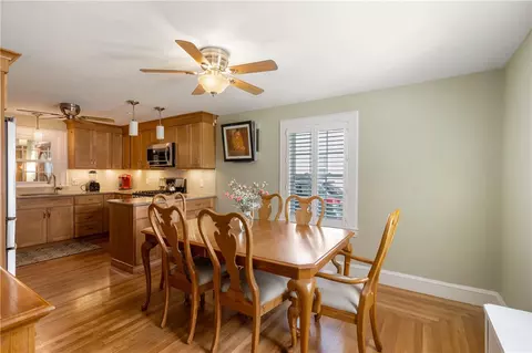 135 Vaughn Ave, Warwick, RI 02886 photo 10