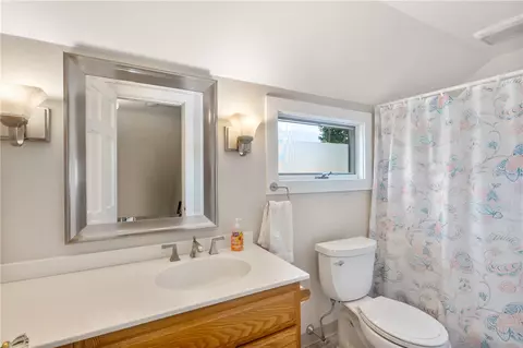135 Vaughn Ave, Warwick, RI 02886 photo 18