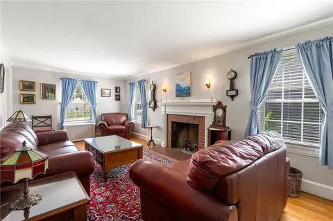 135 Vaughn Ave, Warwick, RI 02886 photo 5