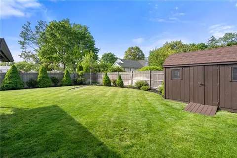 135 Vaughn Ave, Warwick, RI 02886 photo 26
