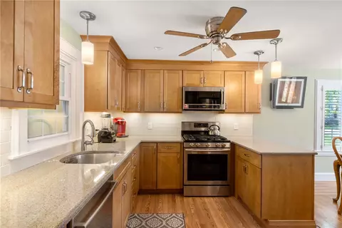 135 Vaughn Ave, Warwick, RI 02886 photo 7